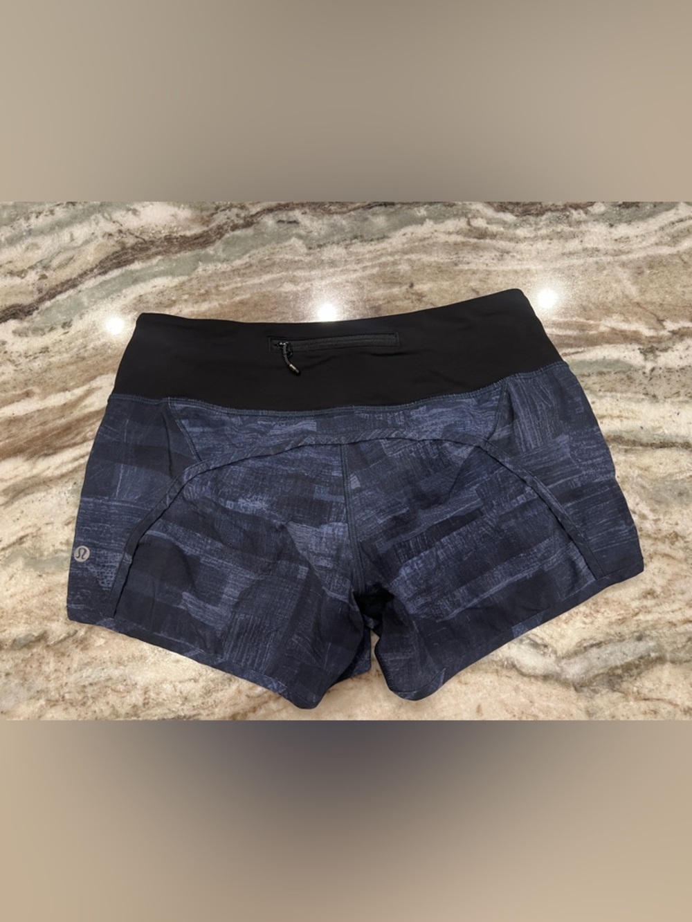 RARE lululemon athletica Run Times Short 4-way Stretch 4” LIKE NEW Sz 4 - Picture 3 of 8